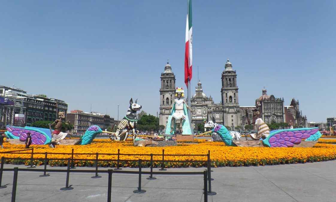 ofrenda monumental en el zocalo de cdmx